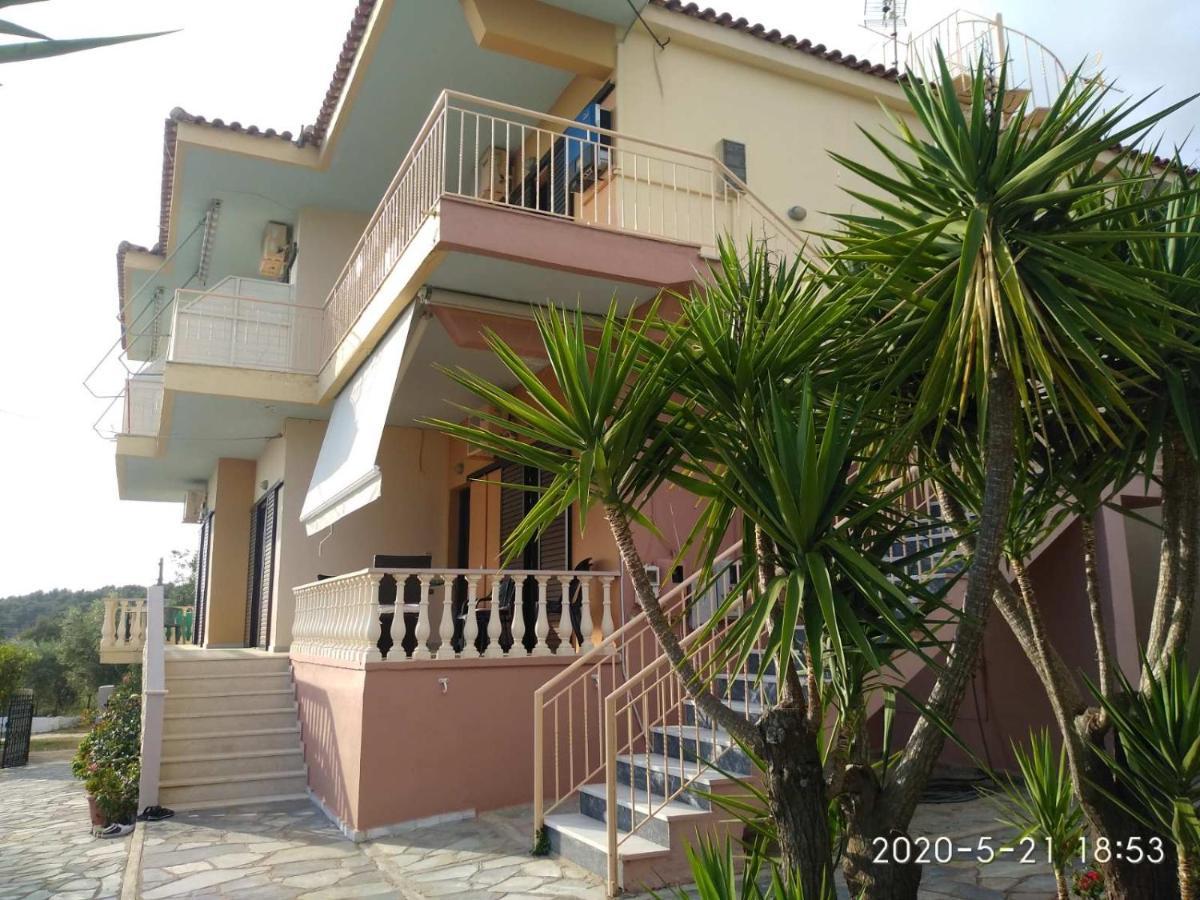 Apartamento Horizon Blue Loútsa Exterior foto