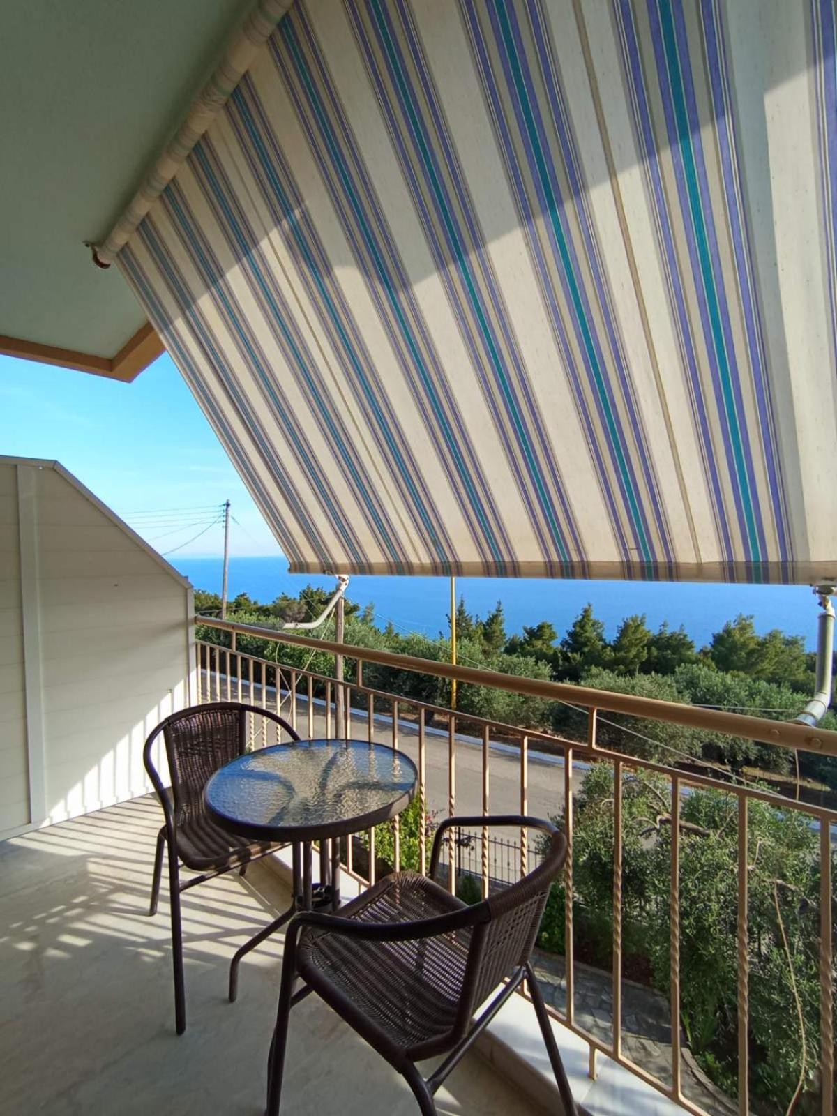 Apartamento Horizon Blue Loútsa Exterior foto